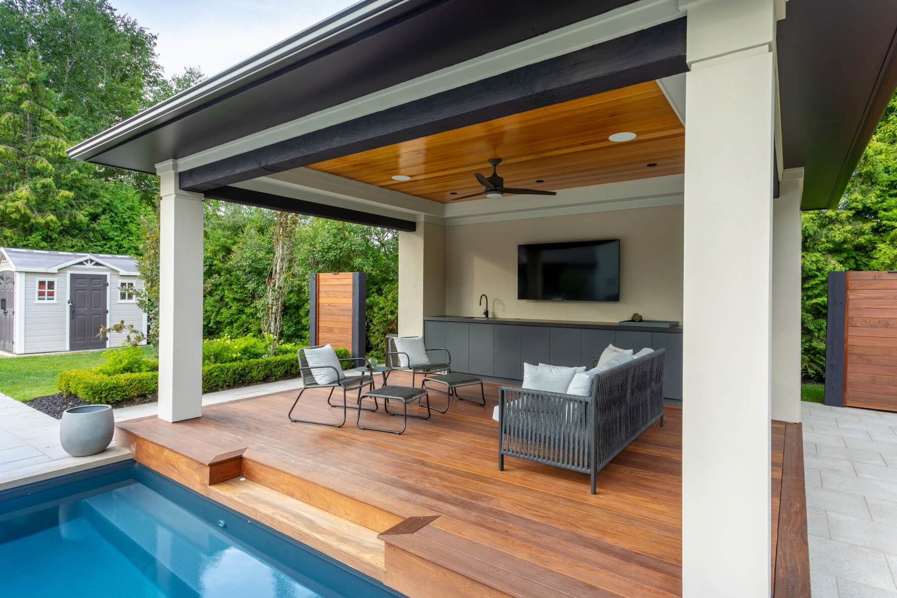 Georgian Design Build Outdoor Oasis